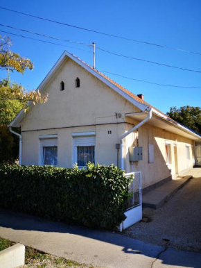 Bence Apartman, Balatonboglár